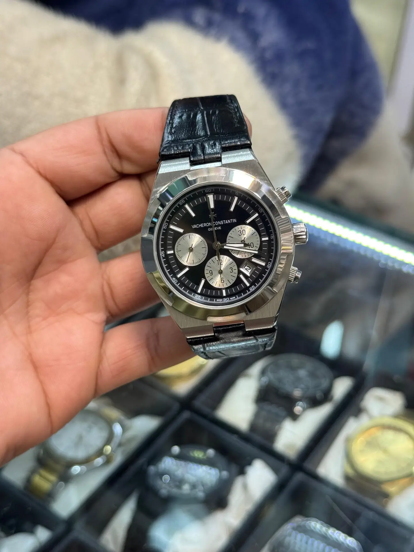 Vacheron Constantin Overseas Collection - Image 5