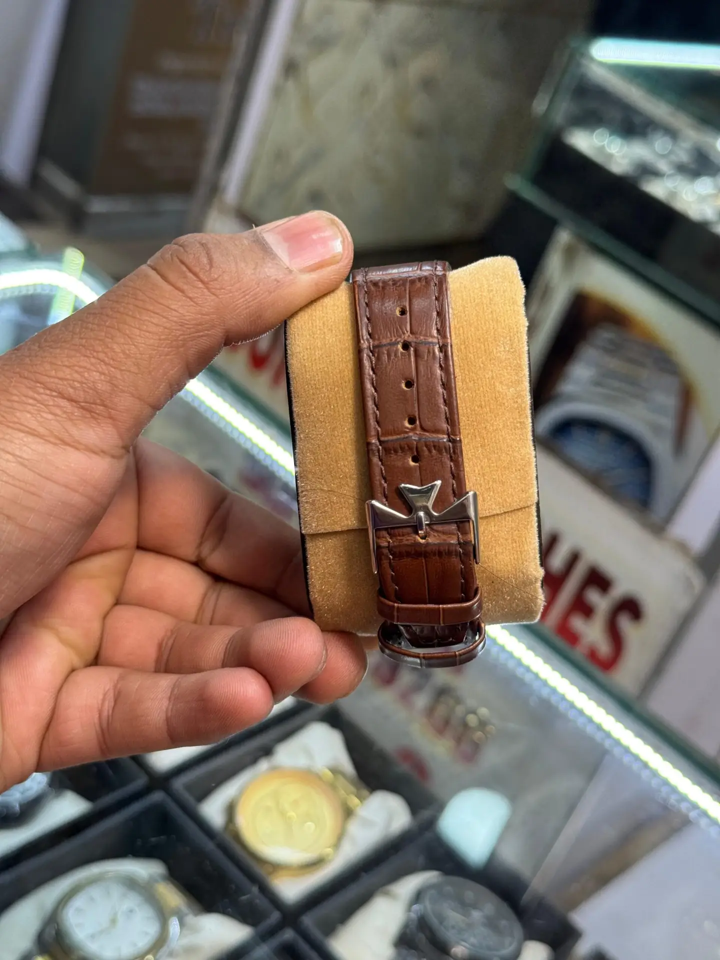 Vacheron Constantin Overseas Collection - Image 7